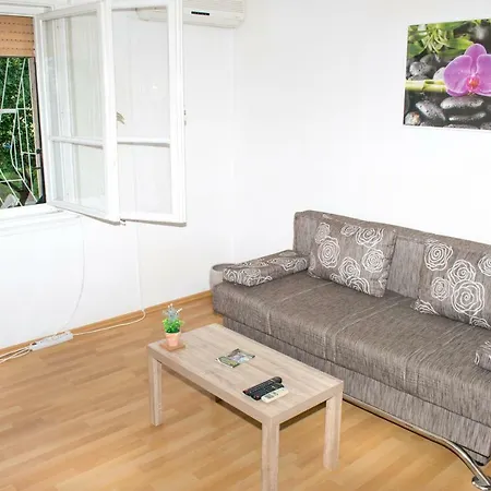 Maximino Apartman